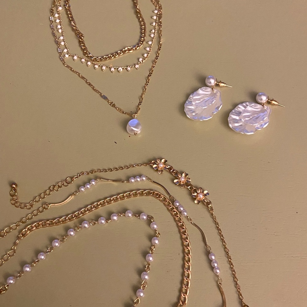 Set of jewelry